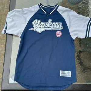 Never worn Pullover Women’s Yankee Jersey Mantle size M
